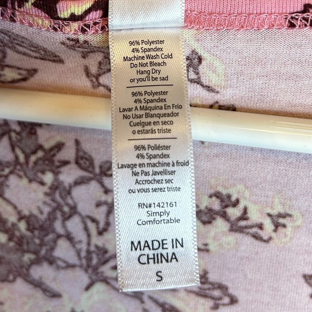 Small LuLaRoe Pink Floral T-Shirt - Picture 4 of 5